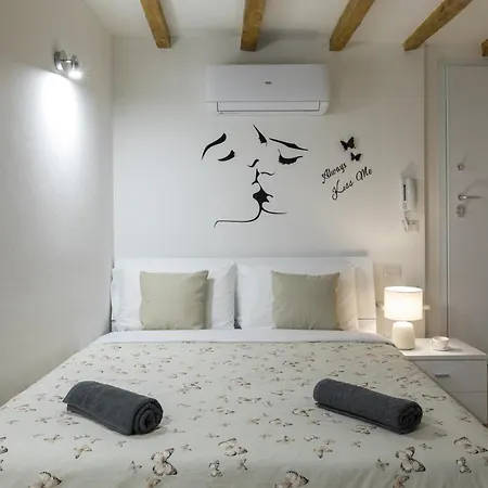“Cupidus” Luxury Suite - Private Patio And Kitchen * Bologna