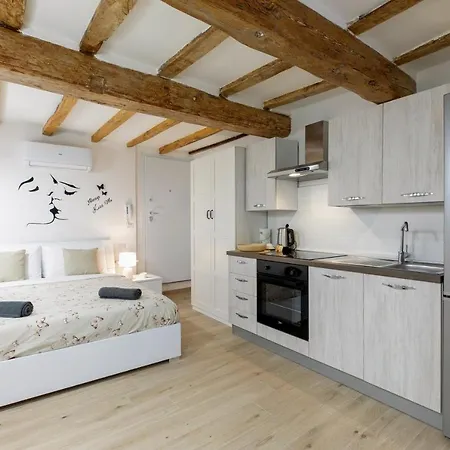 Апартаменты “Cupidus” Luxury Suite - Private Patio And Kitchen *